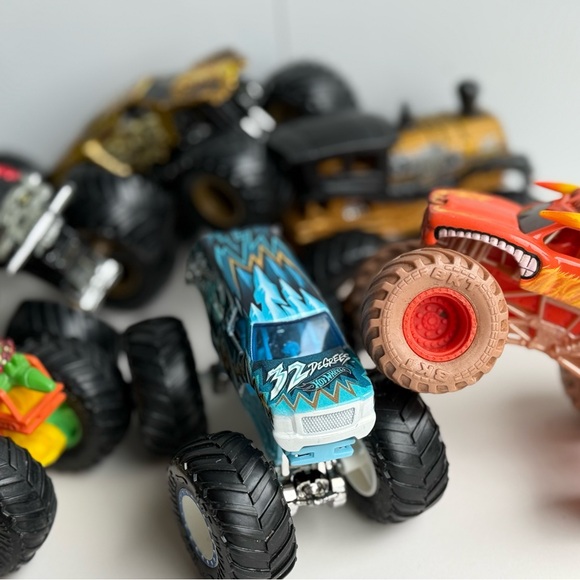 Monster Truck Hot Wheels Captains Curse Grave Digger El Toro Loco Bulldozer more - Picture 3 of 9